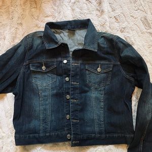 Dark wash Faded Glory jean jacket!